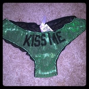 VS Pink Kiss Me cheekie panties